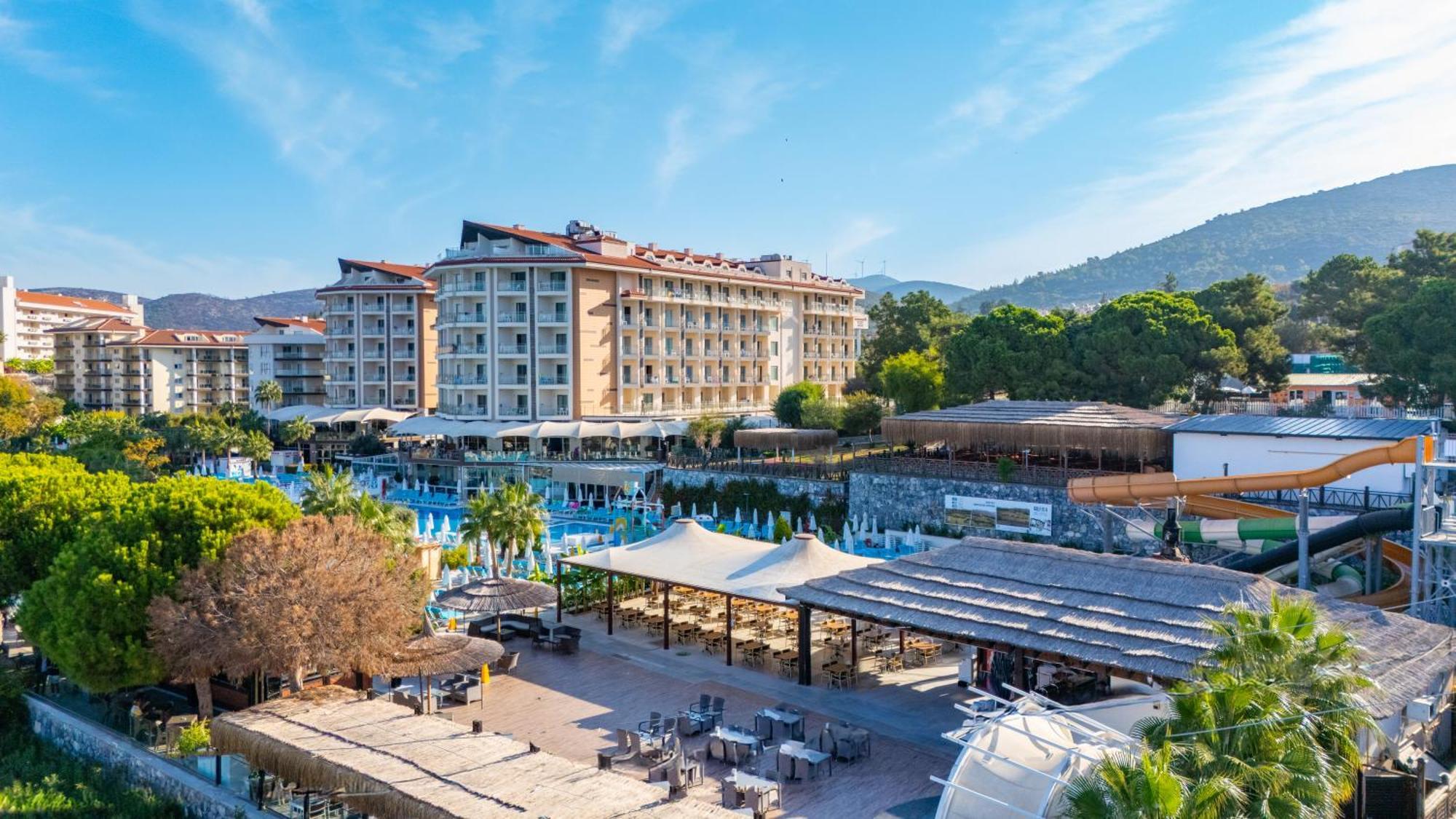 Ramada Resort Kusadasi & Golf Esterno foto Club Hotel Sera