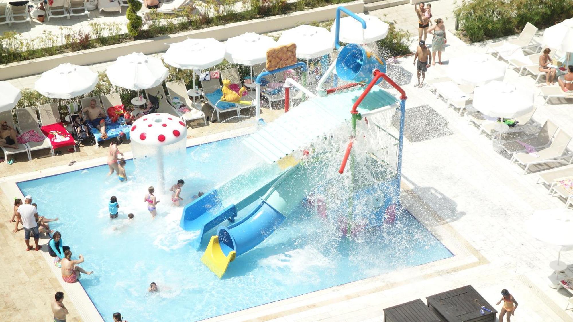 Ramada Resort Kusadasi & Golf Esterno foto Aqua Park